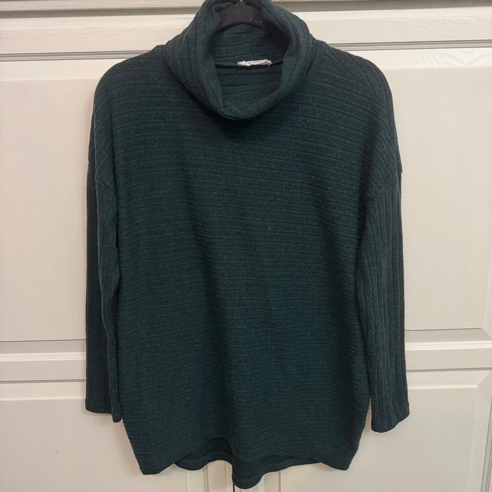 First Love Dark Green Cowl Neck Sweater. Long cozy Cabincore size M